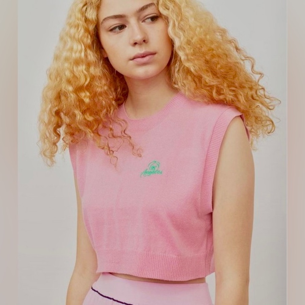 H&M pink cropped LA sweater vest
